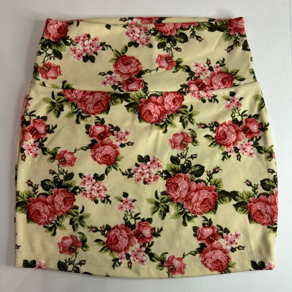 Wet Seal Floral Mini Skirt in Pink and Cream